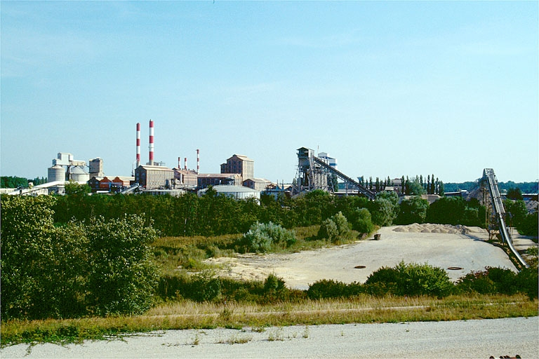 Division Alcalis vue du nord. © Région Bourgogne-Franche-Comté, Inventaire du patrimoine Division Alcalis vue du nord. © Région Bourgogne-Franche-Comté, Inventaire du patrimoine