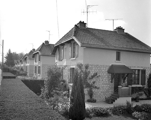 Maisons de type 10A, rue de Belvoye. © Région Bourgogne-Franche-Comté, Inventaire du patrimoine Maisons de type 10A, rue de Belvoye. © Région Bourgogne-Franche-Comté, Inventaire du patrimoine