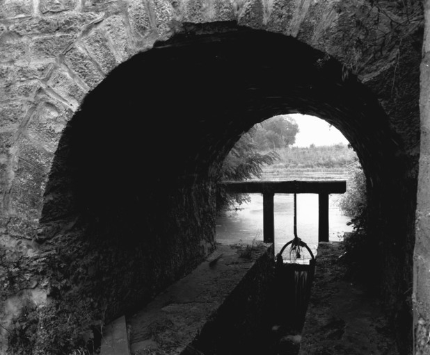 Vannage sur le canal de décharge en 1989. © Région Bourgogne-Franche-Comté, Inventaire du patrimoine