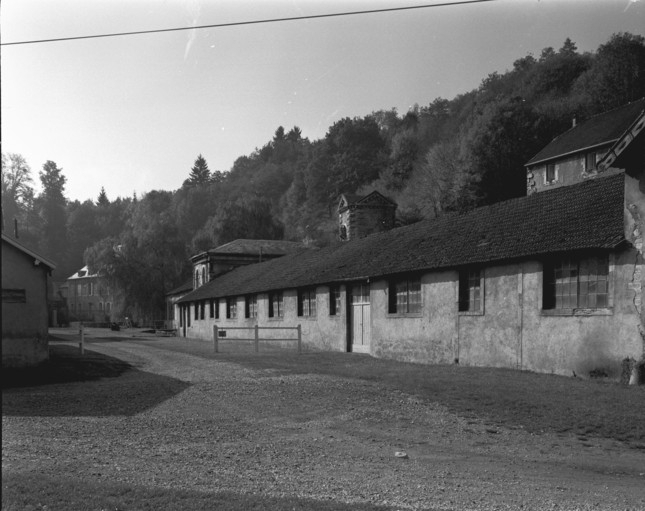Façade est de l'atelier de fonderie en 1989. © Région Bourgogne-Franche-Comté, Inventaire du patrimoine
