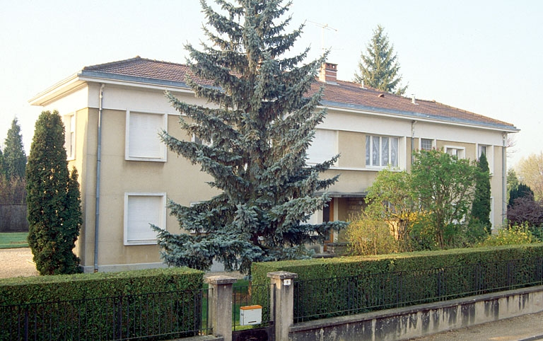 Maison d'ingénieurs de type 5D, 6, 8 rue Marin la Meslée, Façade antérieure. © Région Bourgogne-Franche-Comté, Inventaire du patrimoine