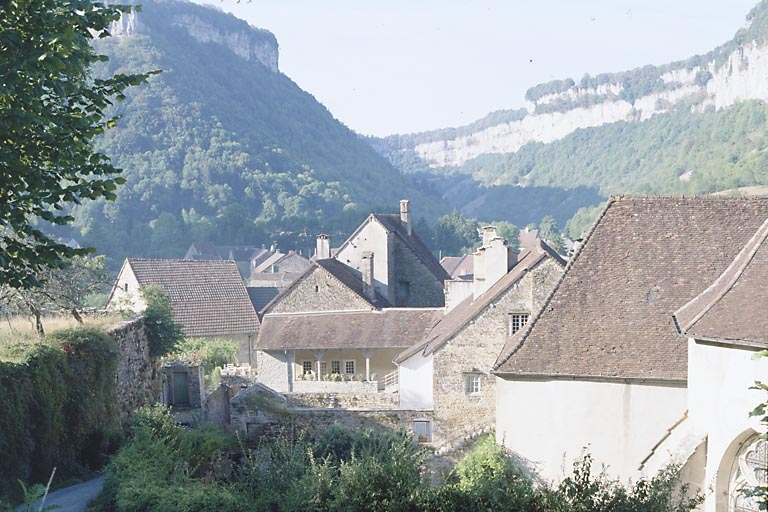 Face est des maisons des chanoines, vue générale. © Région Bourgogne-Franche-Comté, Inventaire du patrimoine