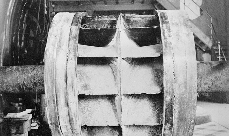 Turbine Francis double démontée : aubes de la roue. © Région Bourgogne-Franche-Comté, Inventaire du patrimoine