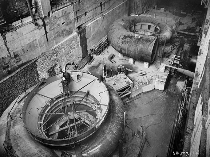 Centrale - Bâches groupe I et II. © Région Bourgogne-Franche-Comté, Inventaire du patrimoine Centrale - Bâches groupe I et II. © Région Bourgogne-Franche-Comté, Inventaire du patrimoine