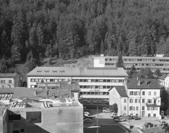 Site récent : bâtiment au long de la rue de la République. © Région Bourgogne-Franche-Comté, Inventaire du patrimoine