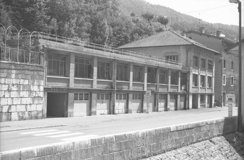 Façade antérieure de trois quarts gauche. © Région Bourgogne-Franche-Comté, Inventaire du patrimoine Façade antérieure de trois quarts gauche. © Région Bourgogne-Franche-Comté, Inventaire du patrimoine