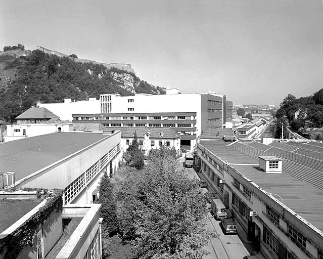 Allée centrale de l'usine A depuis le bâtiment de la 1ère filature tergal [TF1]. © Région Bourgogne-Franche-Comté, Inventaire du patrimoine