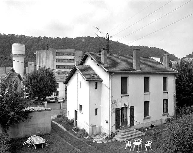 Façade postérieure d'une maison de type II (9, cité Rhodiacéta). © Région Bourgogne-Franche-Comté, Inventaire du patrimoine