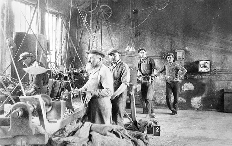Intérieur de l'atelier de tournerie. © Région Bourgogne-Franche-Comté, Inventaire du patrimoine