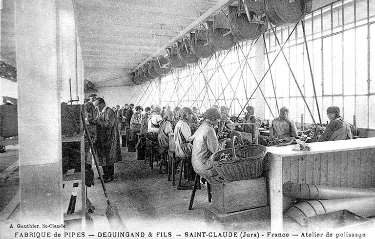 Fabrique de pipes - Deguingand & Fils - Saint-Claude (Jura) - France - Atelier de polissage. © Région Bourgogne-Franche-Comté, Inventaire du patrimoine