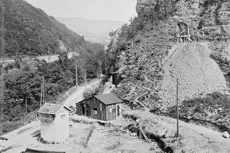 Attaque n° 4. Sortie aval du grand souterrain de 1750 m à Porte-Sachet. Poste de transformation et compression d'air n° 3. © Région Bourgogne-Franche-Comté, Inventaire du patrimoine