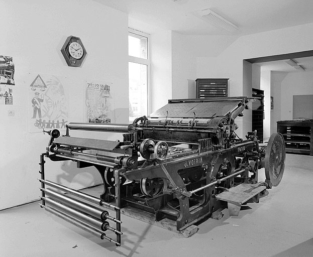 Presse Voirin dans le nouveau local de l'imprimerie. © Région Bourgogne-Franche-Comté, Inventaire du patrimoine