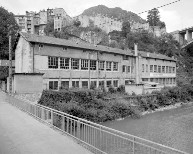 Façade sur Bienne des ateliers de fabrication. © Région Bourgogne-Franche-Comté, Inventaire du patrimoine