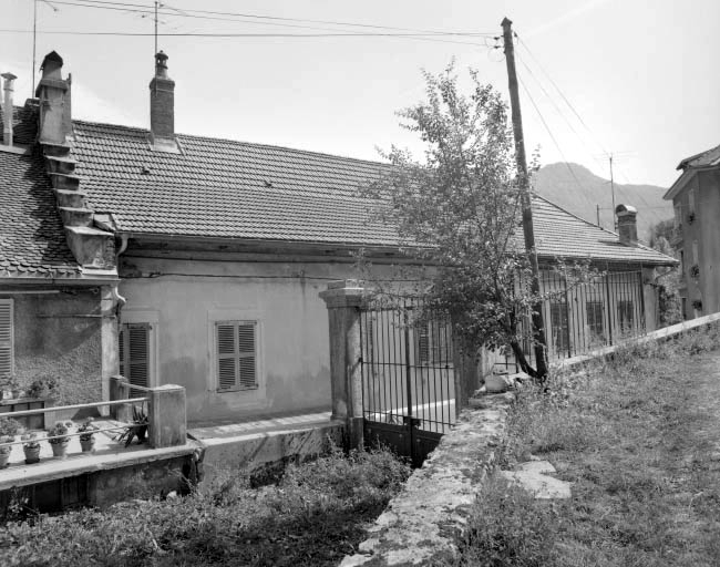 Logement patronal Dalloz : façade postérieure. © Région Bourgogne-Franche-Comté, Inventaire du patrimoine Logement patronal Dalloz : façade postérieure. © Région Bourgogne-Franche-Comté, Inventaire du patrimoine