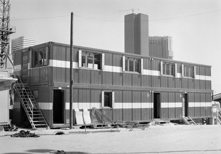 Logiblocs, Paris [cellules monoblocs, sur le chantier de construction du C.N.I.T. ?]. © Région Bourgogne-Franche-Comté, Inventaire du patrimoine