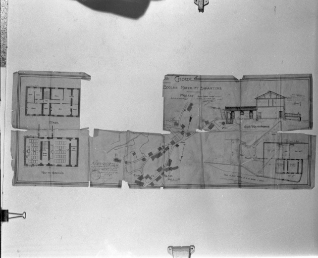 Commune de Choux. Ecoles mixte et enfantine. Projet [plan du village, plan du rez de chaussée, plan de l'étage, coupe transversale, plan d'ensemble]. © Région Bourgogne-Franche-Comté, Inventaire du patrimoine