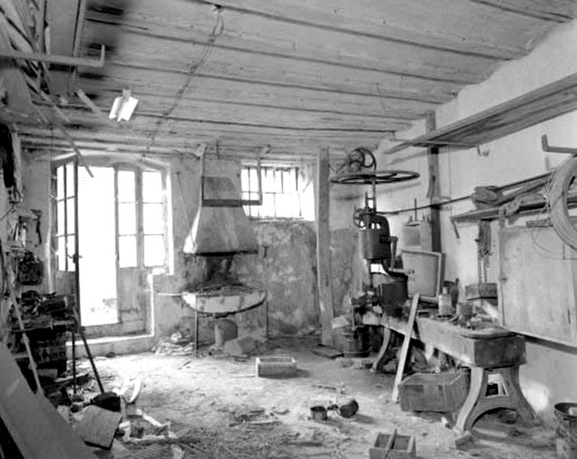 Intérieur de l'atelier de réparation (soubassement du bâtiment N). © Région Bourgogne-Franche-Comté, Inventaire du patrimoine