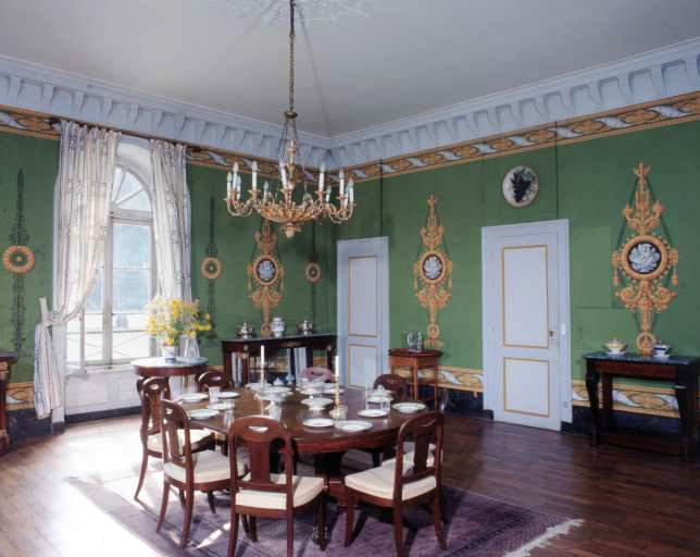 Intérieur : vue d'ensemble de la salle à manger. © Région Bourgogne-Franche-Comté, Inventaire du patrimoine