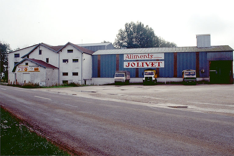 Vue d'ensemble depuis l'ouest. © Région Bourgogne-Franche-Comté, Inventaire du patrimoine