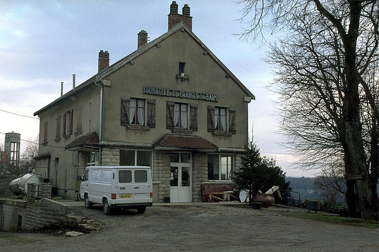 Vue de trois quart gauche. © Région Bourgogne-Franche-Comté, Inventaire du patrimoine
