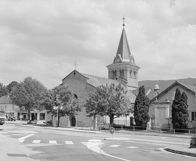 Vue de l'église depuis le sud-ouest. © Région Bourgogne-Franche-Comté, Inventaire du patrimoine