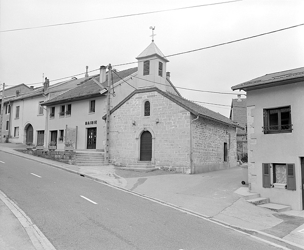 Vue de situation depuis le sud-ouest. © Région Bourgogne-Franche-Comté, Inventaire du patrimoine