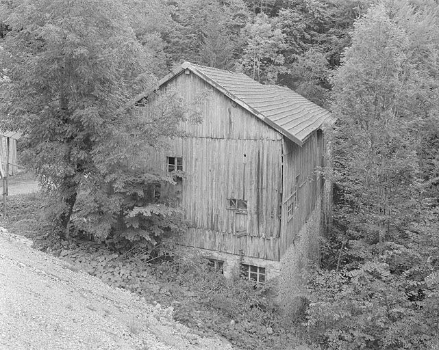 Façade postérieure et face droite de la scierie. © Région Bourgogne-Franche-Comté, Inventaire du patrimoine