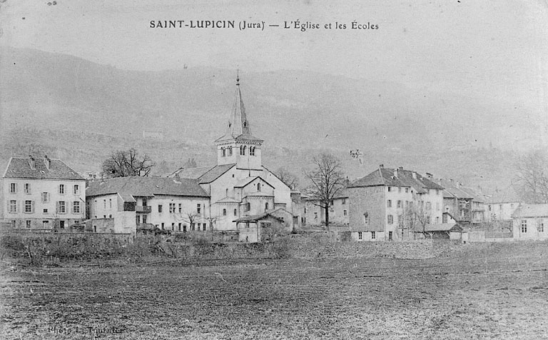 Saint-Lupicin (Jura) - L'Eglise et les Ecoles. © Région Bourgogne-Franche-Comté, Inventaire du patrimoine
