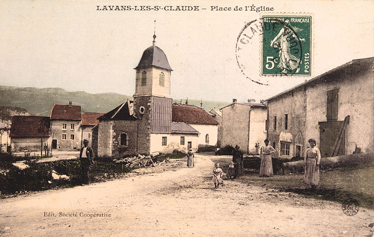 Lavans-les-Saint-Claude - Place de l'Eglise. © Région Bourgogne-Franche-Comté, Inventaire du patrimoine