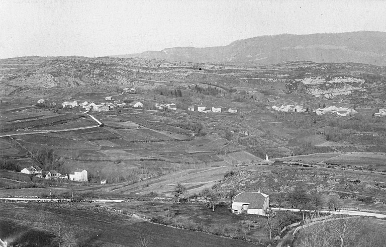 Vue générale du village de Cuttura depuis Saint-Lupicin. © Région Bourgogne-Franche-Comté, Inventaire du patrimoine