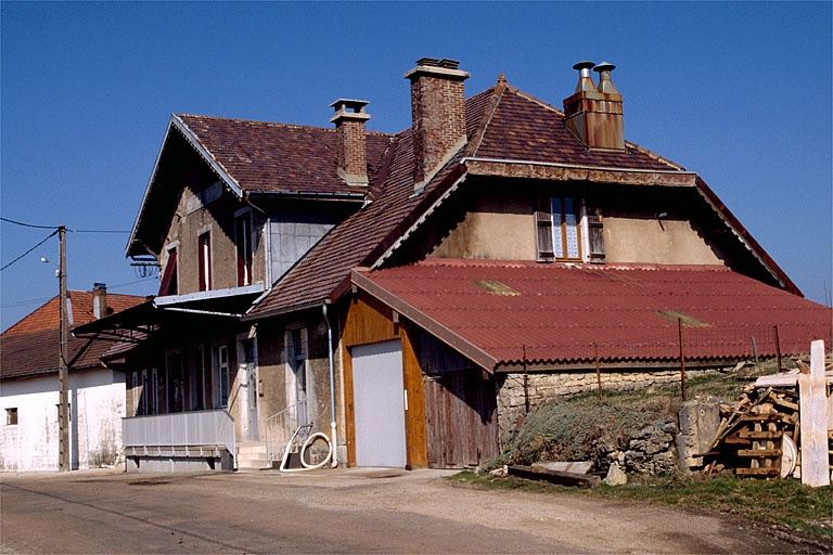 Vue d'ensemble depuis le sud. © Région Bourgogne-Franche-Comté, Inventaire du patrimoine