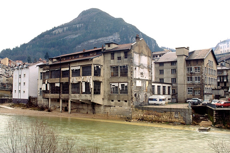 Façades antérieures de trois quarts droite. © Région Bourgogne-Franche-Comté, Inventaire du patrimoine