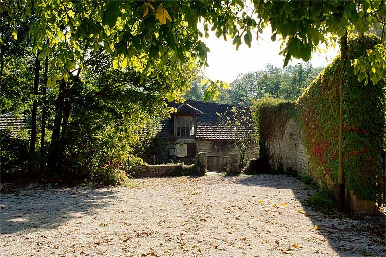 L'atelier de la forge depuis l'ouest. © Région Bourgogne-Franche-Comté, Inventaire du patrimoine L'atelier de la forge depuis l'ouest. © Région Bourgogne-Franche-Comté, Inventaire du patrimoine