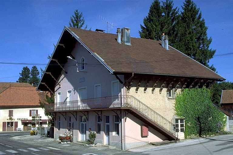 Vue d'ensemble depuis le sud-est. © Région Bourgogne-Franche-Comté, Inventaire du patrimoine