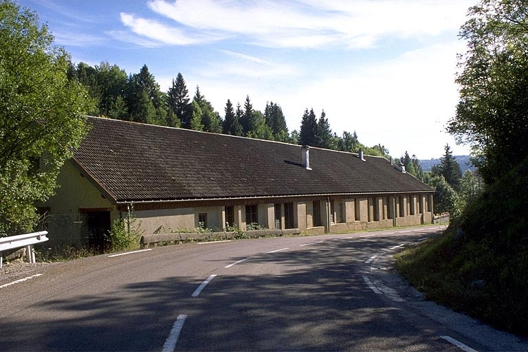 Façade ouest de l'atelier de fabrication. © Région Bourgogne-Franche-Comté, Inventaire du patrimoine Façade ouest de l'atelier de fabrication. © Région Bourgogne-Franche-Comté, Inventaire du patrimoine