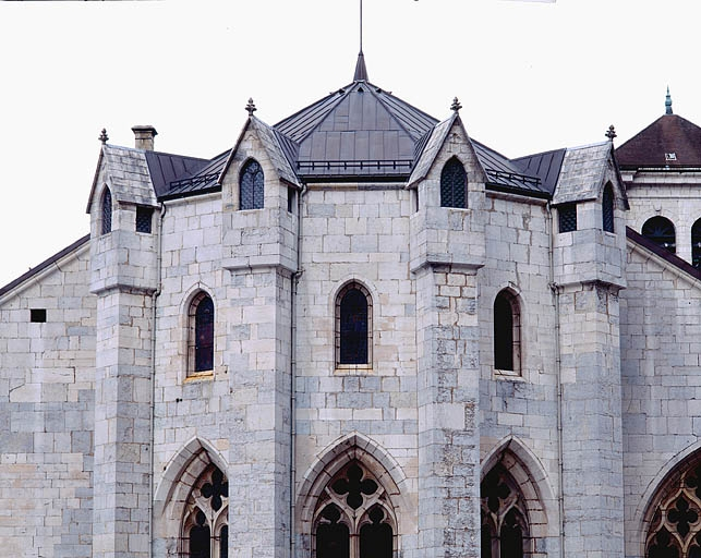 Vue des 4 échauguettes de l'abside. © Région Bourgogne-Franche-Comté, Inventaire du patrimoine