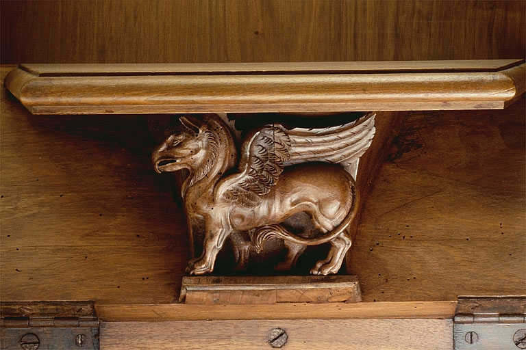 Miséricorde de la première stalle haute. © Région Bourgogne-Franche-Comté, Inventaire du patrimoine