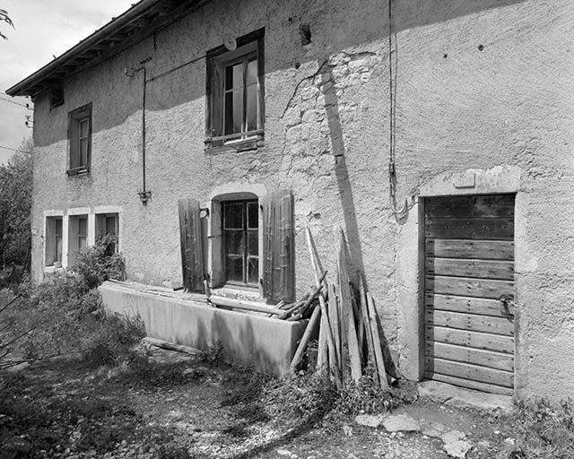 Façade antérieure, vue vers l'atelier dans le prolongement du logis. © Région Bourgogne-Franche-Comté, Inventaire du patrimoine
