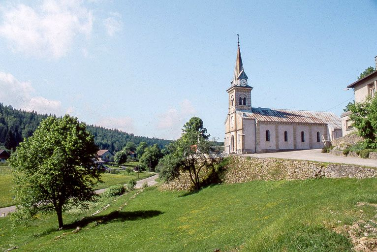 Vue générale de trois quarts droit. © Région Bourgogne-Franche-Comté, Inventaire du patrimoine Vue générale de trois quarts droit. © Région Bourgogne-Franche-Comté, Inventaire du patrimoine