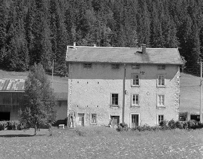 Façade postérieure. © Région Bourgogne-Franche-Comté, Inventaire du patrimoine