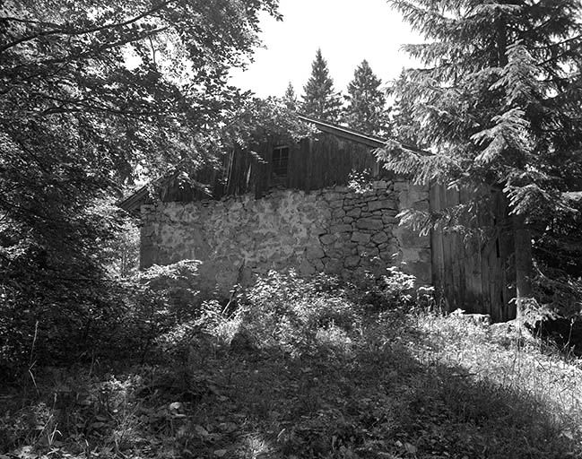 Face droite. © Région Bourgogne-Franche-Comté, Inventaire du patrimoine Face droite. © Région Bourgogne-Franche-Comté, Inventaire du patrimoine