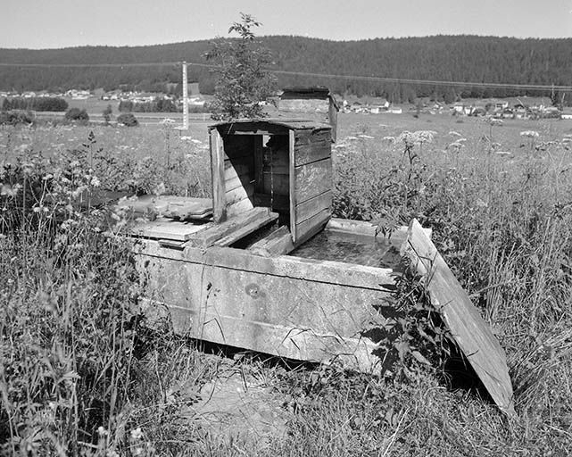 Bassin à proximité de la ferme. © Région Bourgogne-Franche-Comté, Inventaire du patrimoine