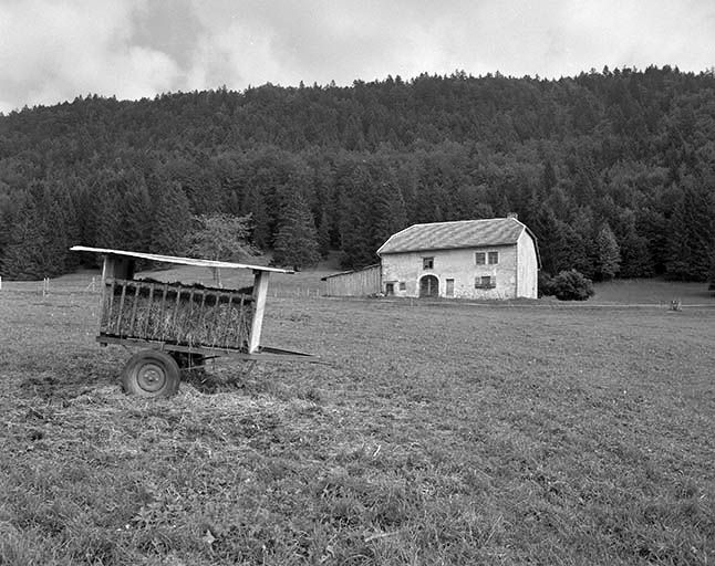 Façade antérieure, vue éloignée. © Région Bourgogne-Franche-Comté, Inventaire du patrimoine Façade antérieure, vue éloignée. © Région Bourgogne-Franche-Comté, Inventaire du patrimoine