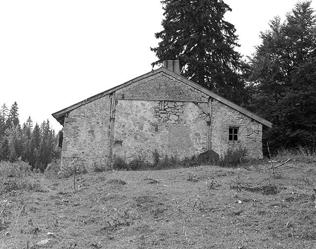 Face droite. © Région Bourgogne-Franche-Comté, Inventaire du patrimoine Face droite. © Région Bourgogne-Franche-Comté, Inventaire du patrimoine