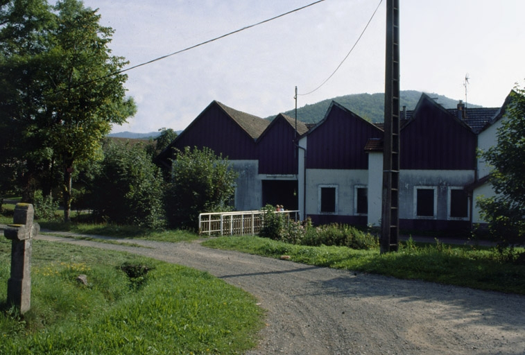 Vue d'ensemble depuis l'ouest. © Région Bourgogne-Franche-Comté, Inventaire du patrimoine