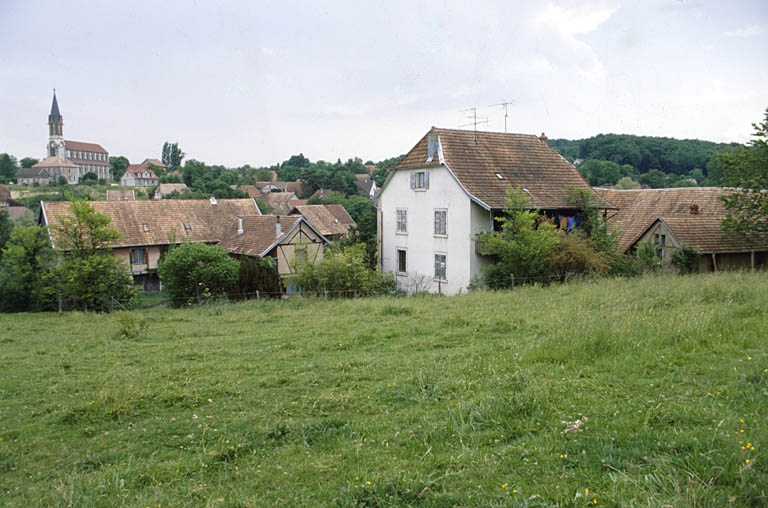 Vue d'ensemble depuis l'ouest. © Région Bourgogne-Franche-Comté, Inventaire du patrimoine