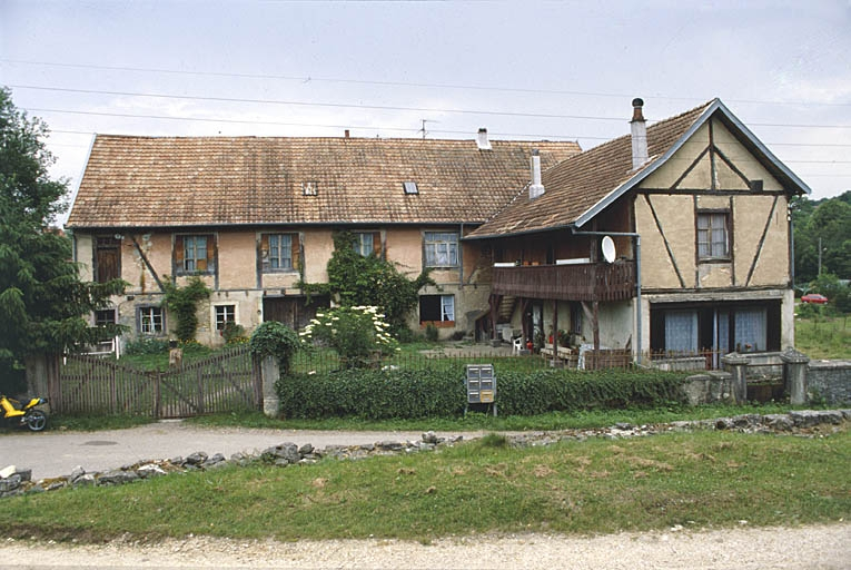 Atelier de fabrication et logement depuis le sud-ouest. © Région Bourgogne-Franche-Comté, Inventaire du patrimoine