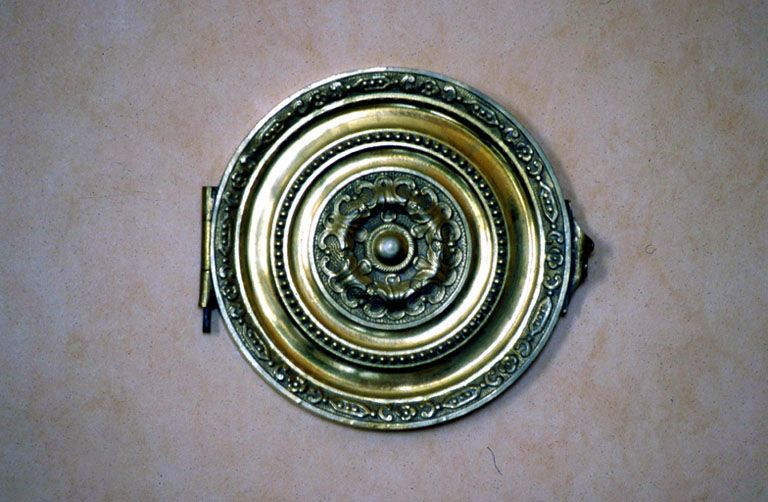 Le petit salon : une bouche d'aération de la cheminée. © Région Bourgogne-Franche-Comté, Inventaire du patrimoine