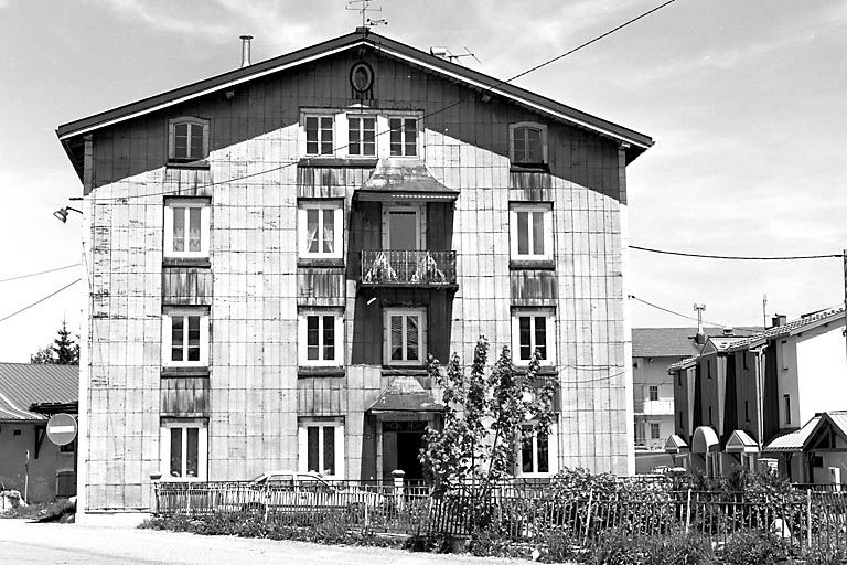 Façade antérieure. © Région Bourgogne-Franche-Comté, Inventaire du patrimoine Façade antérieure. © Région Bourgogne-Franche-Comté, Inventaire du patrimoine