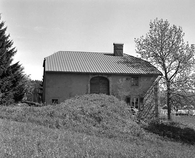 Façade postérieure. © Région Bourgogne-Franche-Comté, Inventaire du patrimoine Façade postérieure. © Région Bourgogne-Franche-Comté, Inventaire du patrimoine